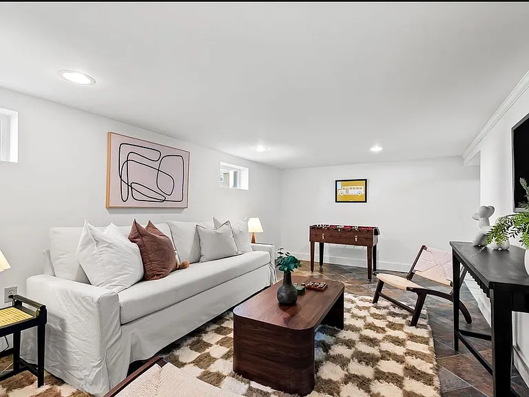 14100 Canterbury Ln — Photo 3