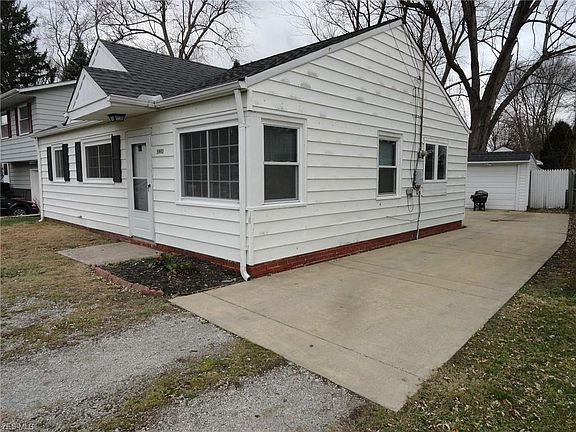 3rd image of 5993 Chapel Rd