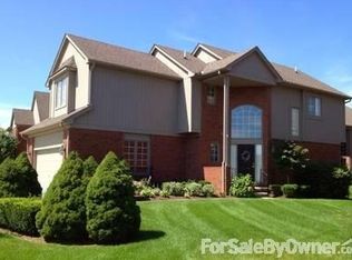 54683 Four Seasons Dr, Shelby Twp, MI 48316