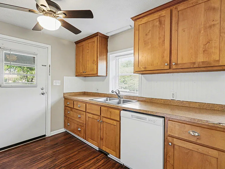 534 N Fayetteville St — Photo 5