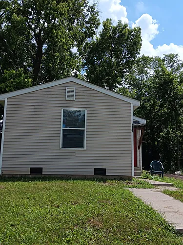 1117 W Roache St Photo 1