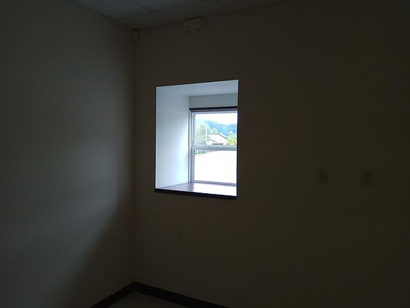 5th image of 373 Cecil D Quillen Dr