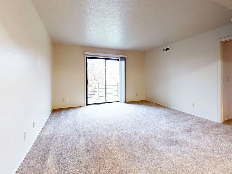 Pine Knoll Apartments — Photo 30