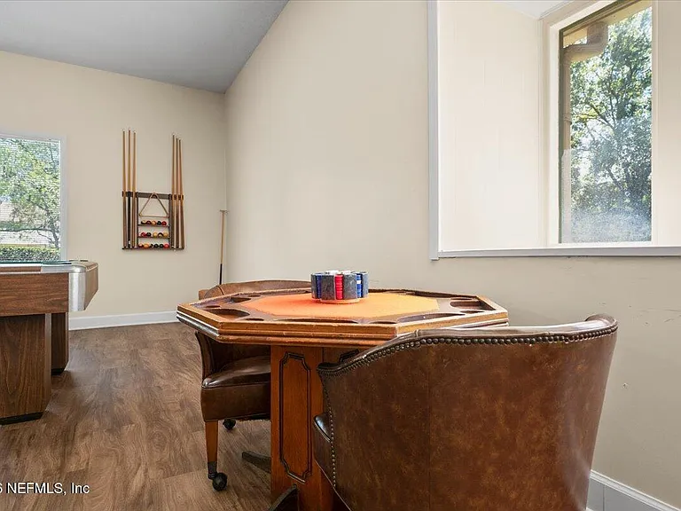 8140 Sutton Pl E — Photo 28