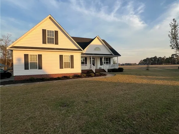 5616 Royal Pines Cir, Wade, NC 28395