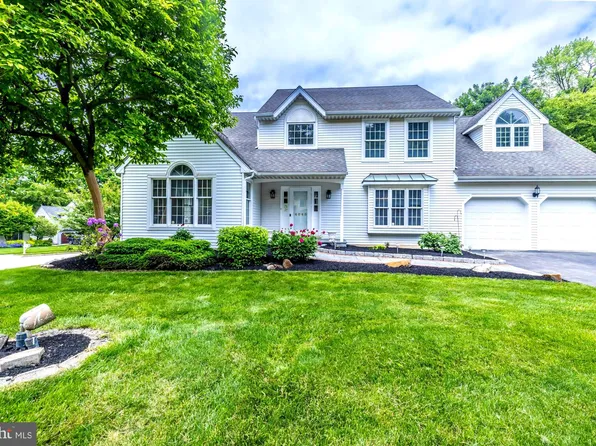 4045 Arbour Cir, Lafayette Hill, PA 19444