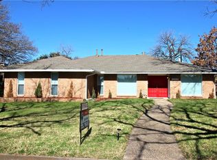 12525 Lochmeadows Dr, Dallas, TX 75244