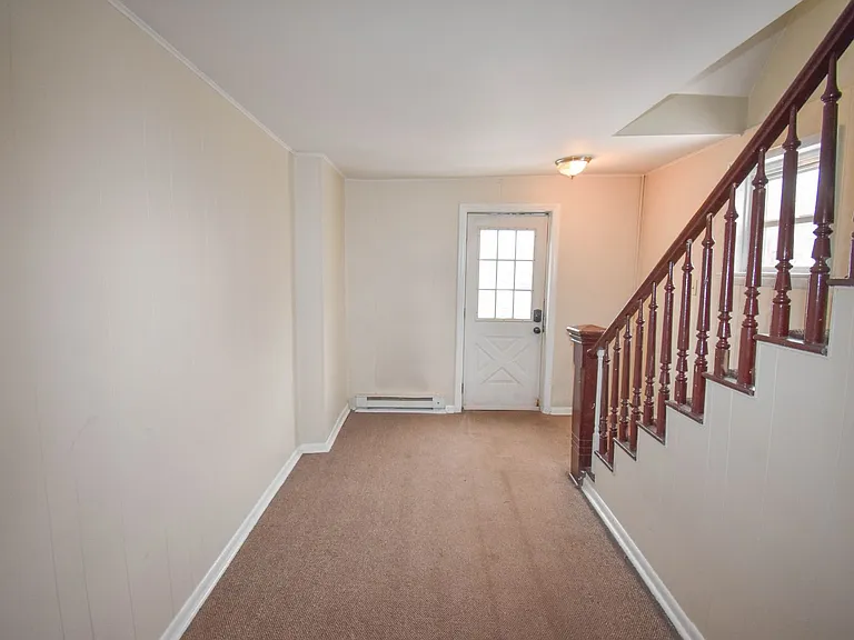 300 W Clinton St — Photo 4