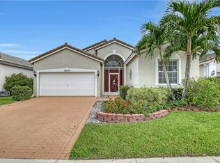 10729 Hidden Bend Way, Wellington, FL 33414
