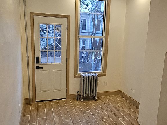 5th image of 70 Weirfield Street2nd Floor5th Brk
