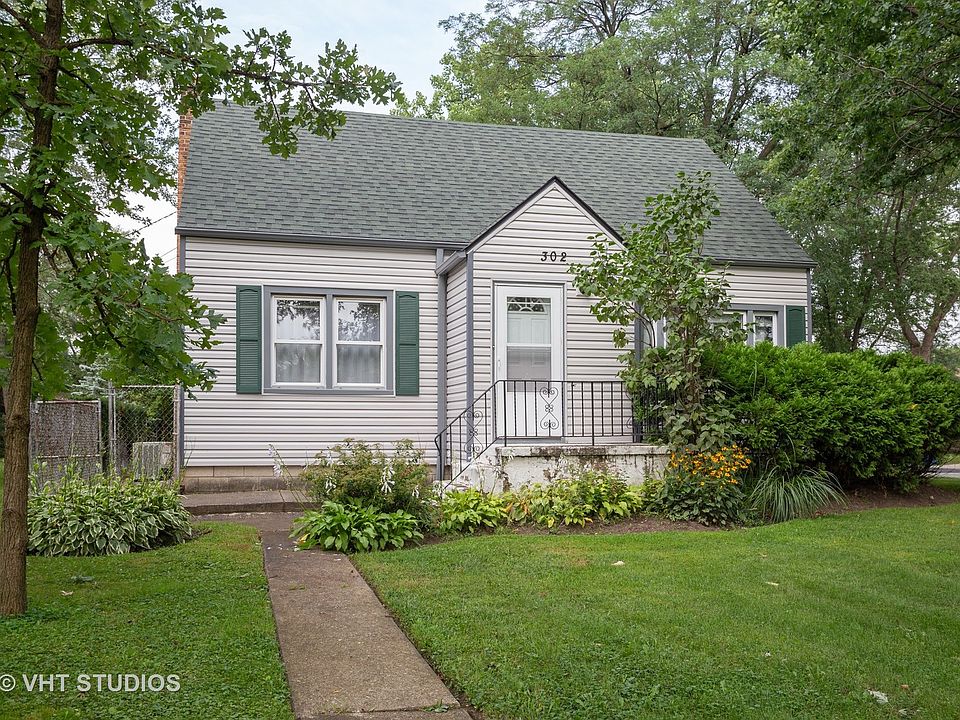 1st image of 302 Barron St