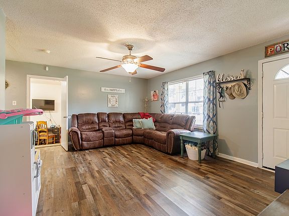 5th image of 400 Judy Ann Dr