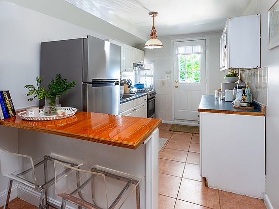 4th image of 2610 Ditmars Blvd #1
