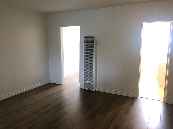 5th image of 22405 Kent Ave #0