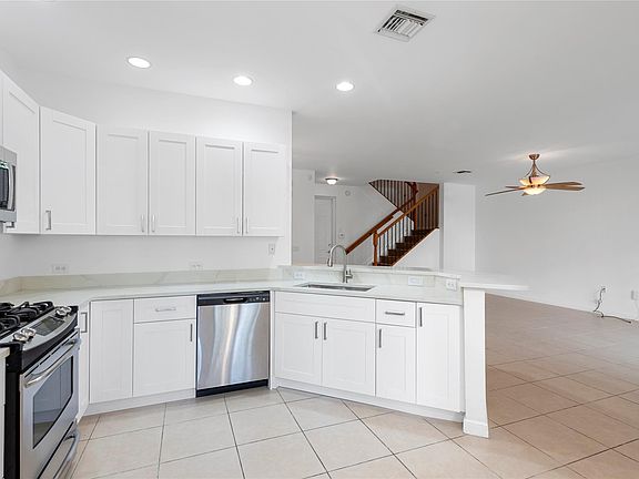 3rd image of 2901 NW 126th Avenue #105