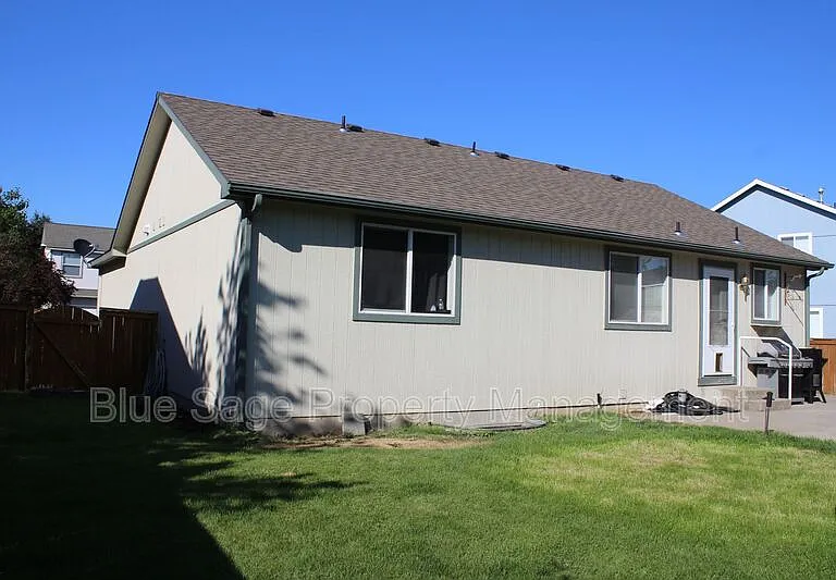 1712 W Durham Dr — Photo 16