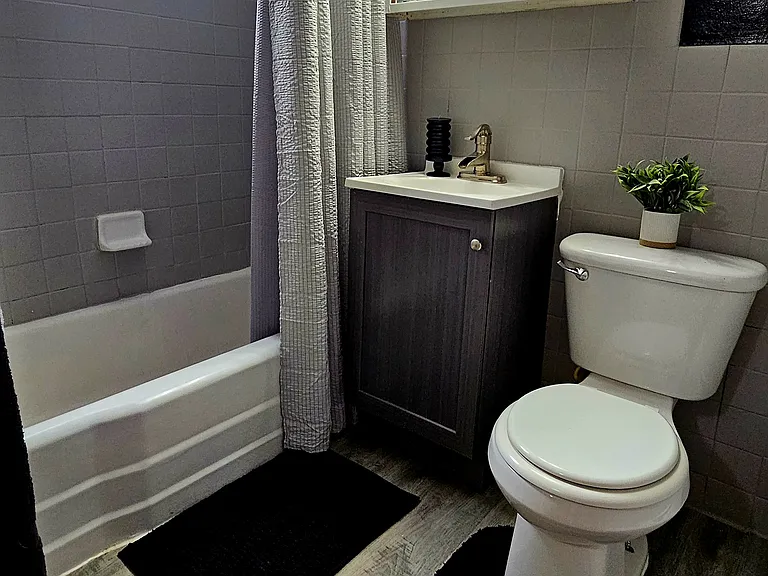 1028 S 27th St #3 — Photo 7