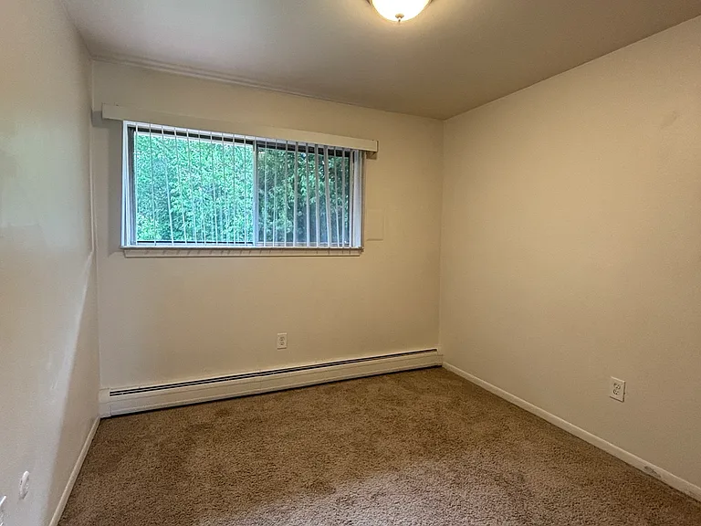 150 Huronview Ct — Photo 9