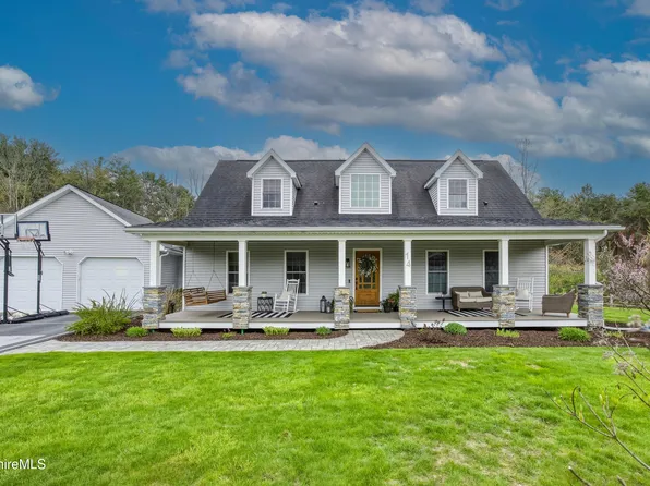 14 County Ct, Pittsfield, MA 01201