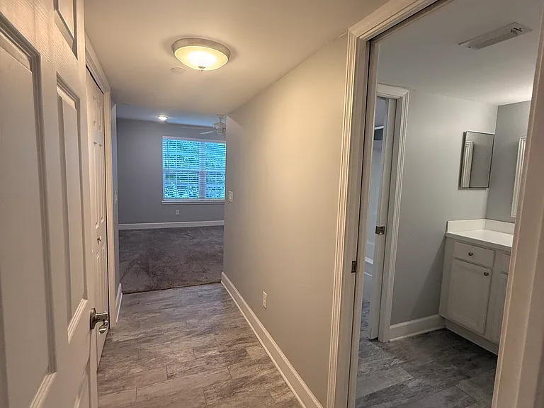 100 Boardwalk Dr #824 — Photo 9