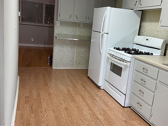 3rd image of 601 Loughborough Ave
