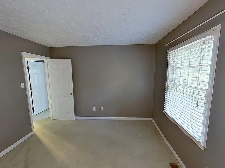 5911 Herring Ct — Photo 31