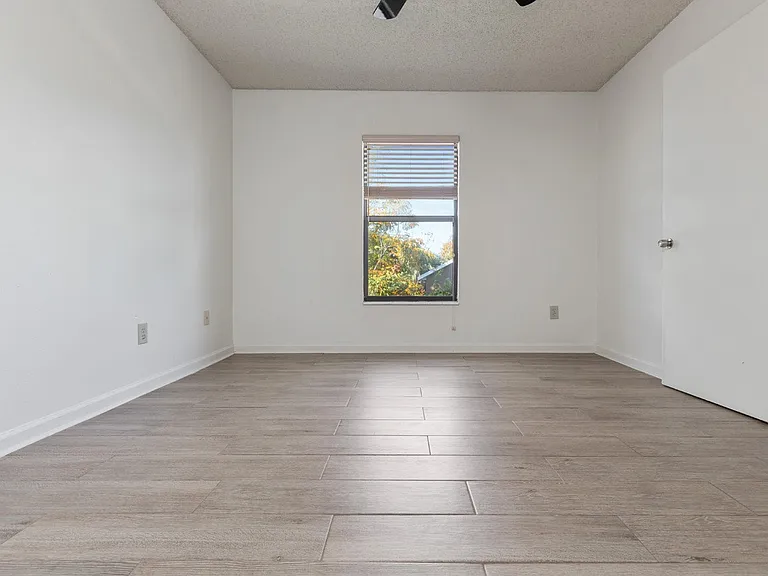 2808 Plaza Terrace Dr #808 — Photo 2