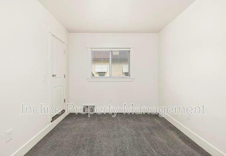792 W 500 N — Photo 11