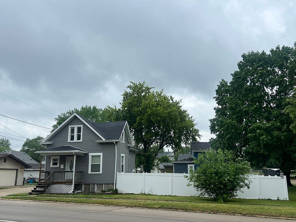 2nd image of 908 E 4th St