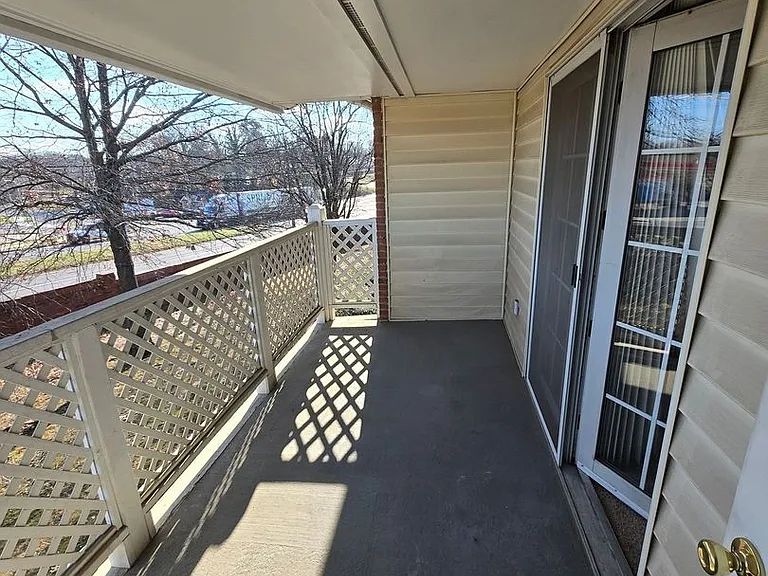 Tusculum Square Apartments and Townhomes — Photo 26