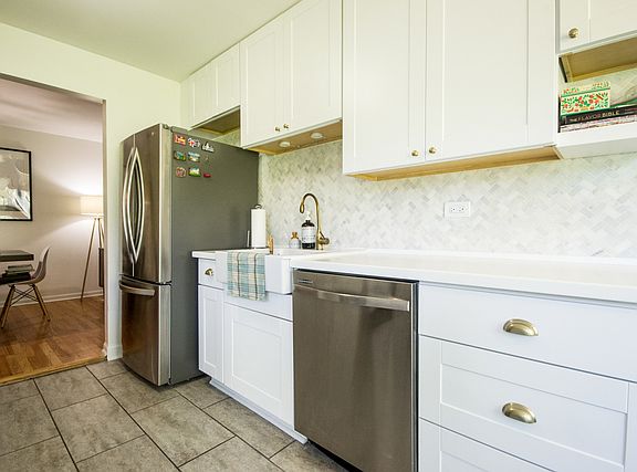 5th image of 2856 Heatherwood Dr #A