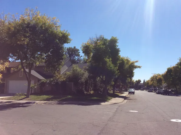 2400 Walnut Grove Way, Modesto, CA 95355