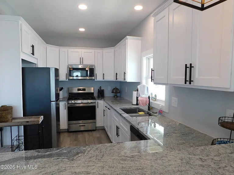 142 S Ferry Dock Rd #C — Photo 5