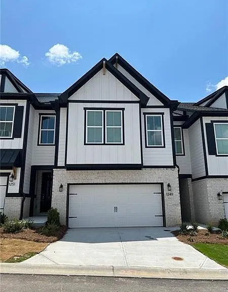 1249 Windmill Pkwy — Photo 1