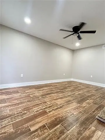 2 bed, 1.5 bath, 1000 sqft, $1,300 — Photo 2