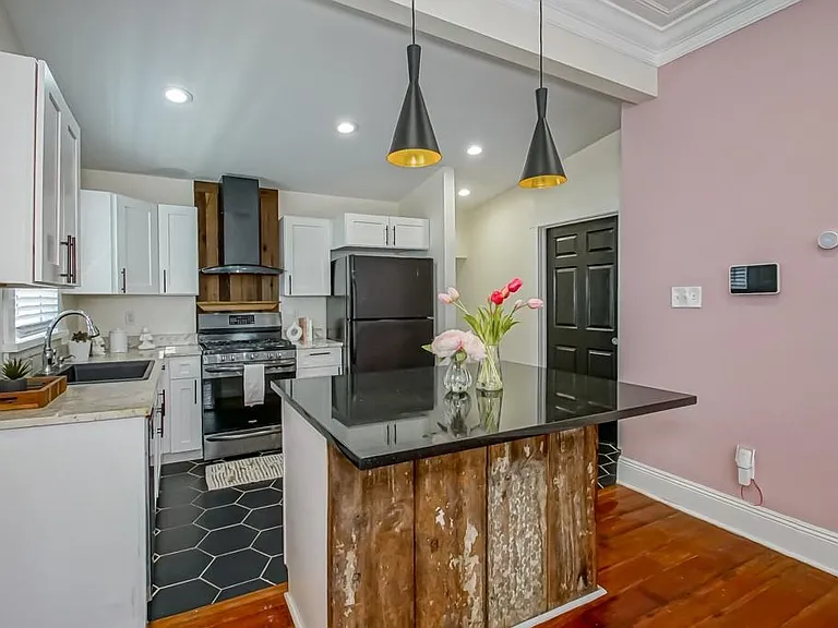 1312 Arts St — Photo 7