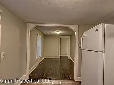 276 E Loudon Ave — Photo 9