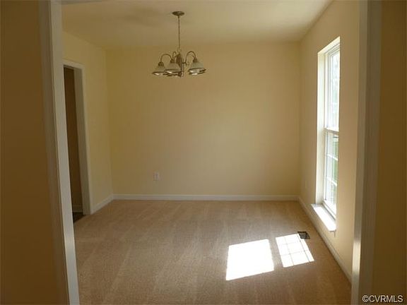 4th image of 232 Scotch Pine Dr