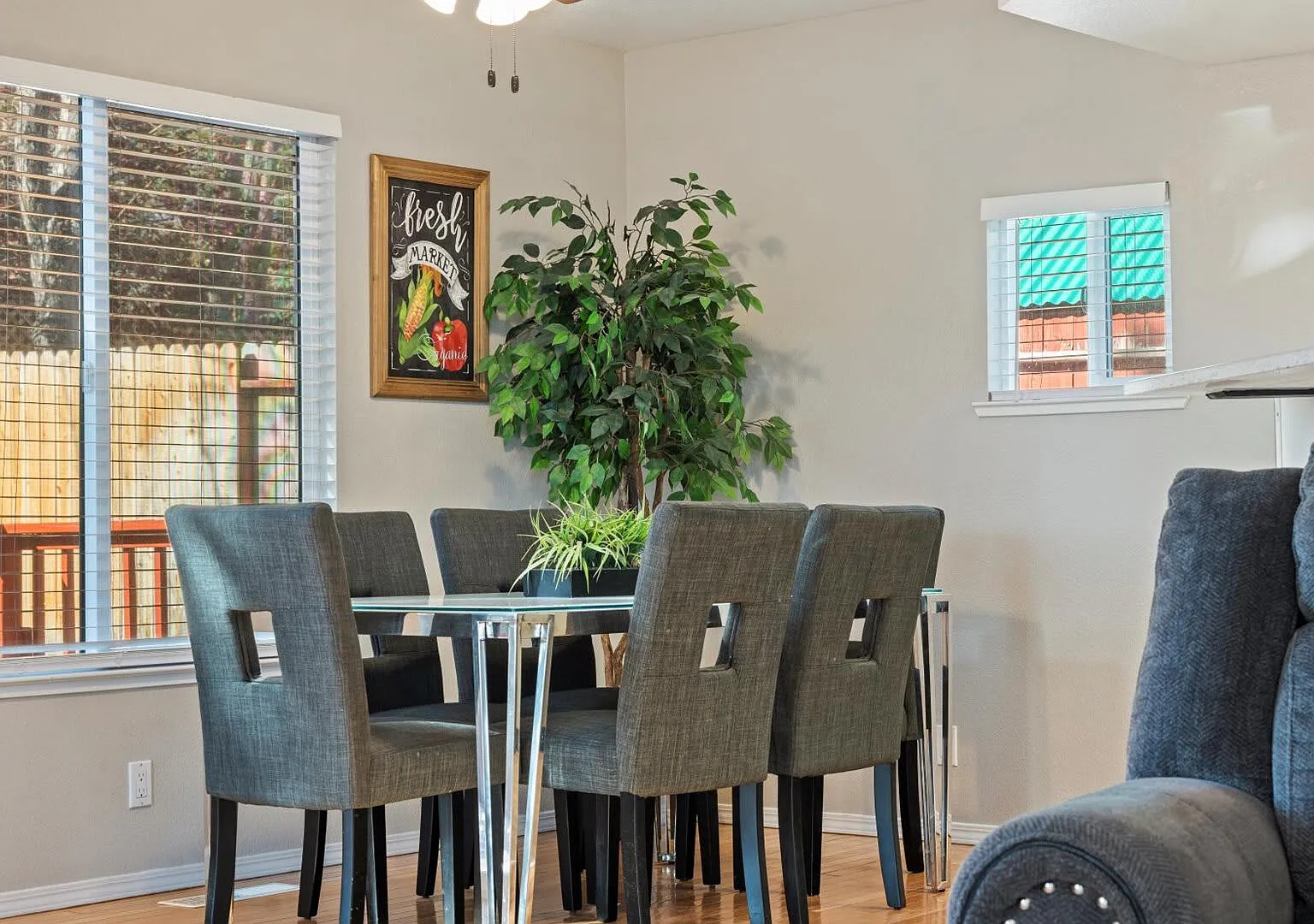 Reno 3BR Mountain Views & Patio — Photo 3