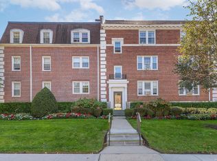 26 Hamilton Pl APT B3, Garden City, NY 11530