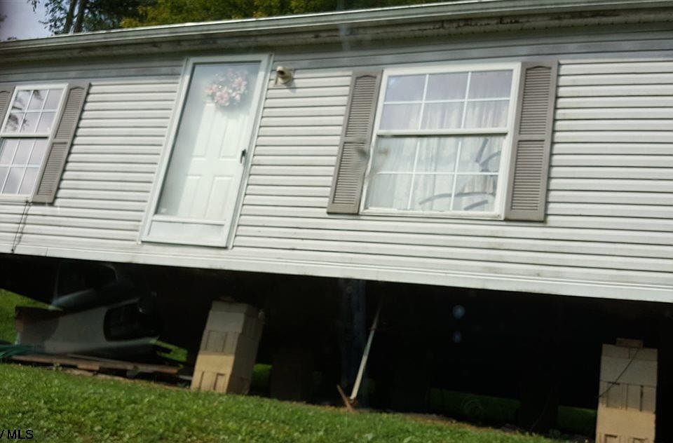 2nd image of 133 Montgomery Aly