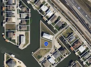 2 N Redwing St, La Marque, TX 77568