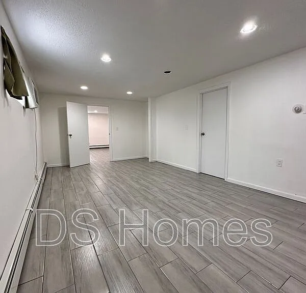 34 Elizabeth Ave — Photo 15