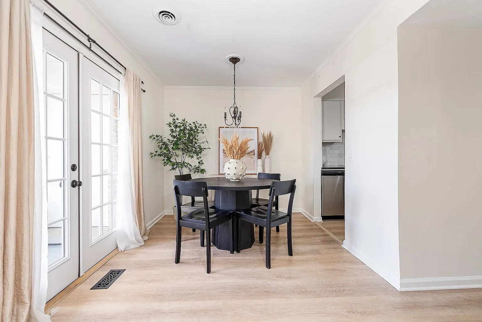 1 bed, 832 sqft, $1,495 — Photo 4