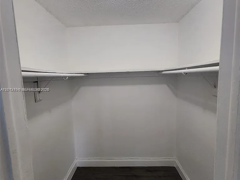 4117 Woodside Dr #4 — Photo 9