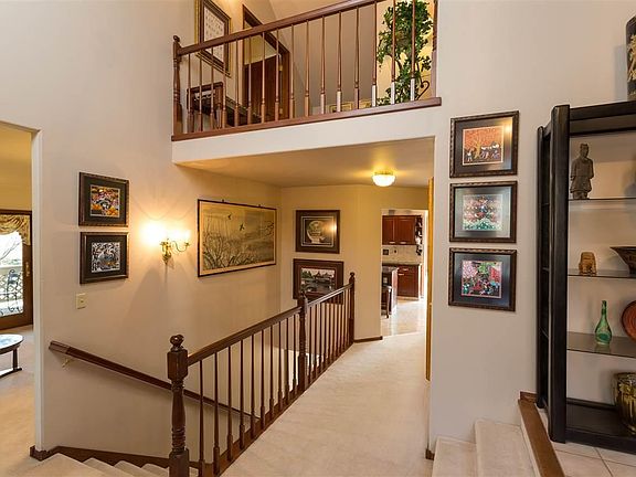3rd image of 254 Rockwood Dr