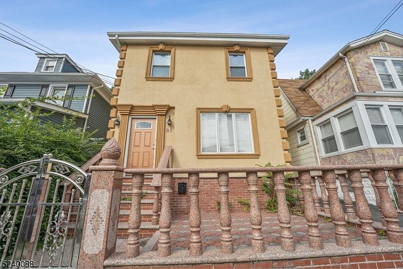 1st image of 35 Paine Ave