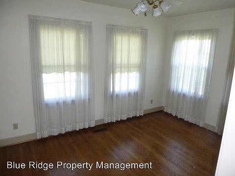 4th image of 290 Rock Springs Dr