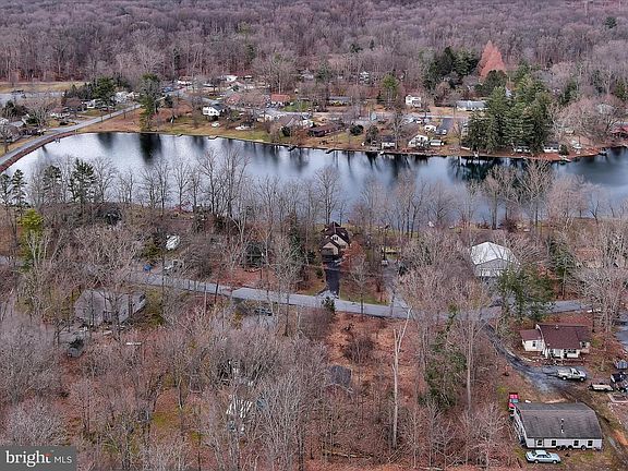 4th image of 120 Laurel Dr