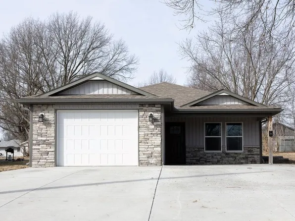 511 S 2nd St, Odessa, MO 64076